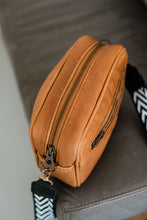 Load image into Gallery viewer, BLOCK CROSSBODY BAG