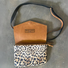 Load image into Gallery viewer, The Mia Bag Brown