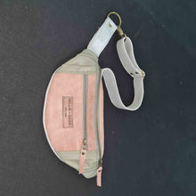 Load image into Gallery viewer, Missy Leather Moonbag
