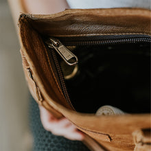 Load image into Gallery viewer, Wine Carrier - Leather