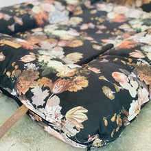 Load image into Gallery viewer, Floral - Well padded Baby + Toddler Playmat