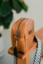 Load image into Gallery viewer, BLOCK CROSSBODY BAG
