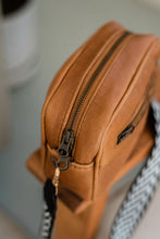 Load image into Gallery viewer, BLOCK CROSSBODY BAG
