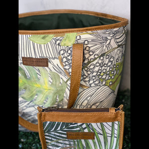 Island Leaf Print - Boxi Tote Handbag 