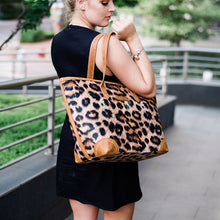 Load image into Gallery viewer, Leopard - Boxi Tote Handbag 
